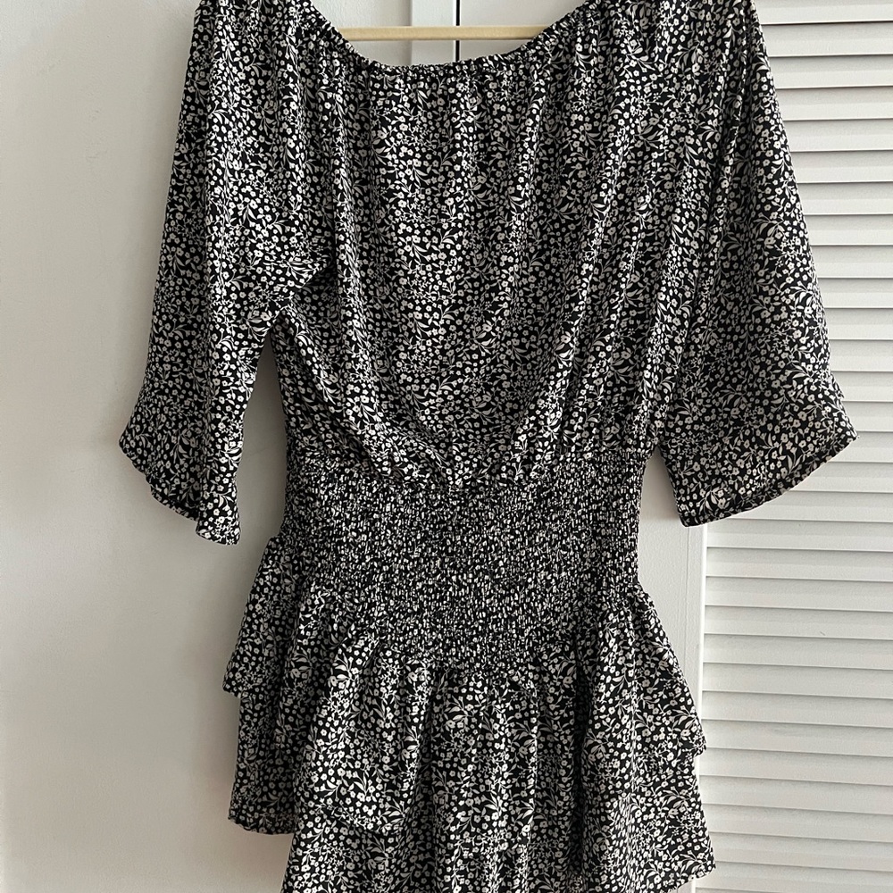 NWOT VICI Promesa Black Floral Print Romper Size M